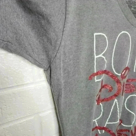 Disney store women's gray v-neck t-shirt size XL - Picture 5 of 6